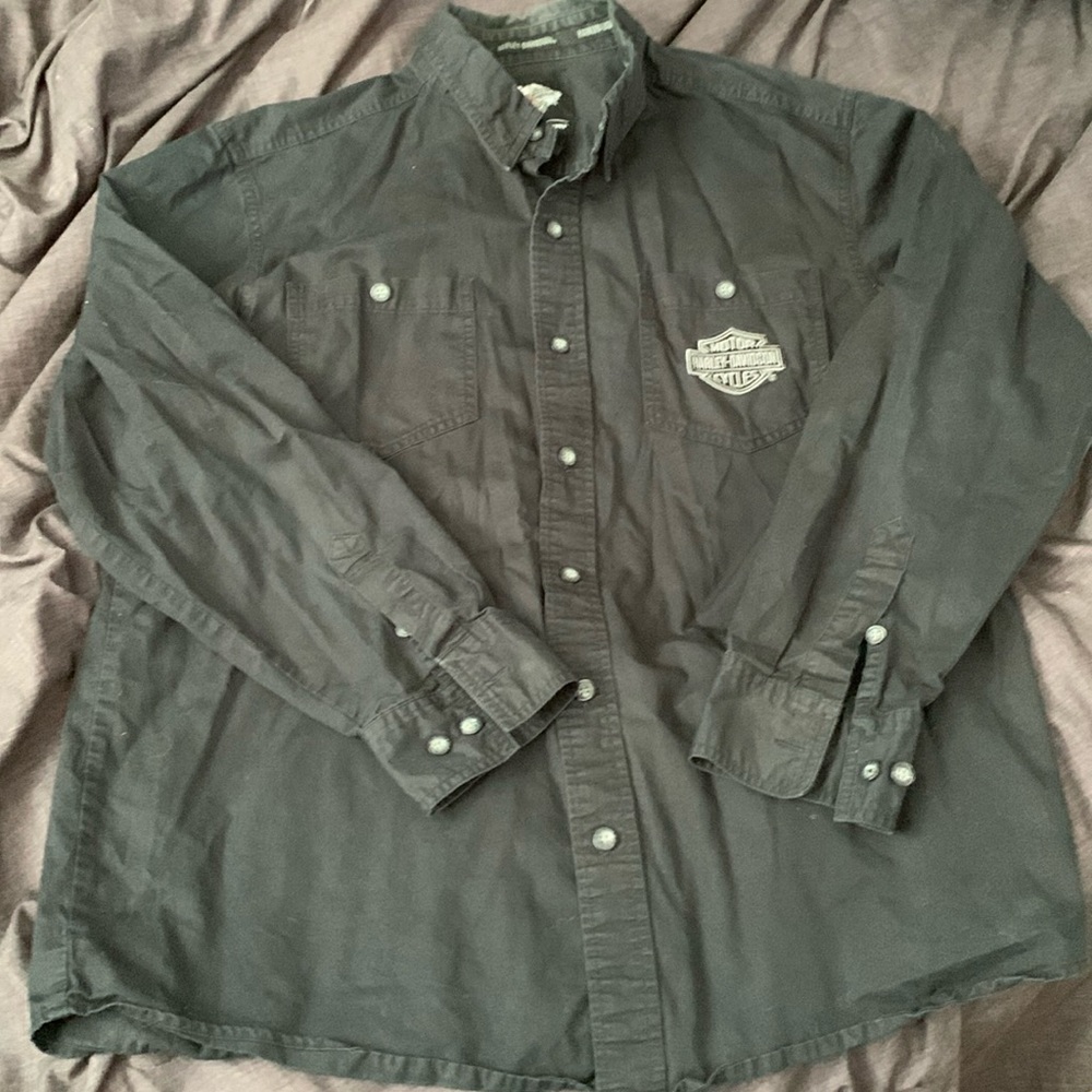 Men’s Harley Davidson button up in large
